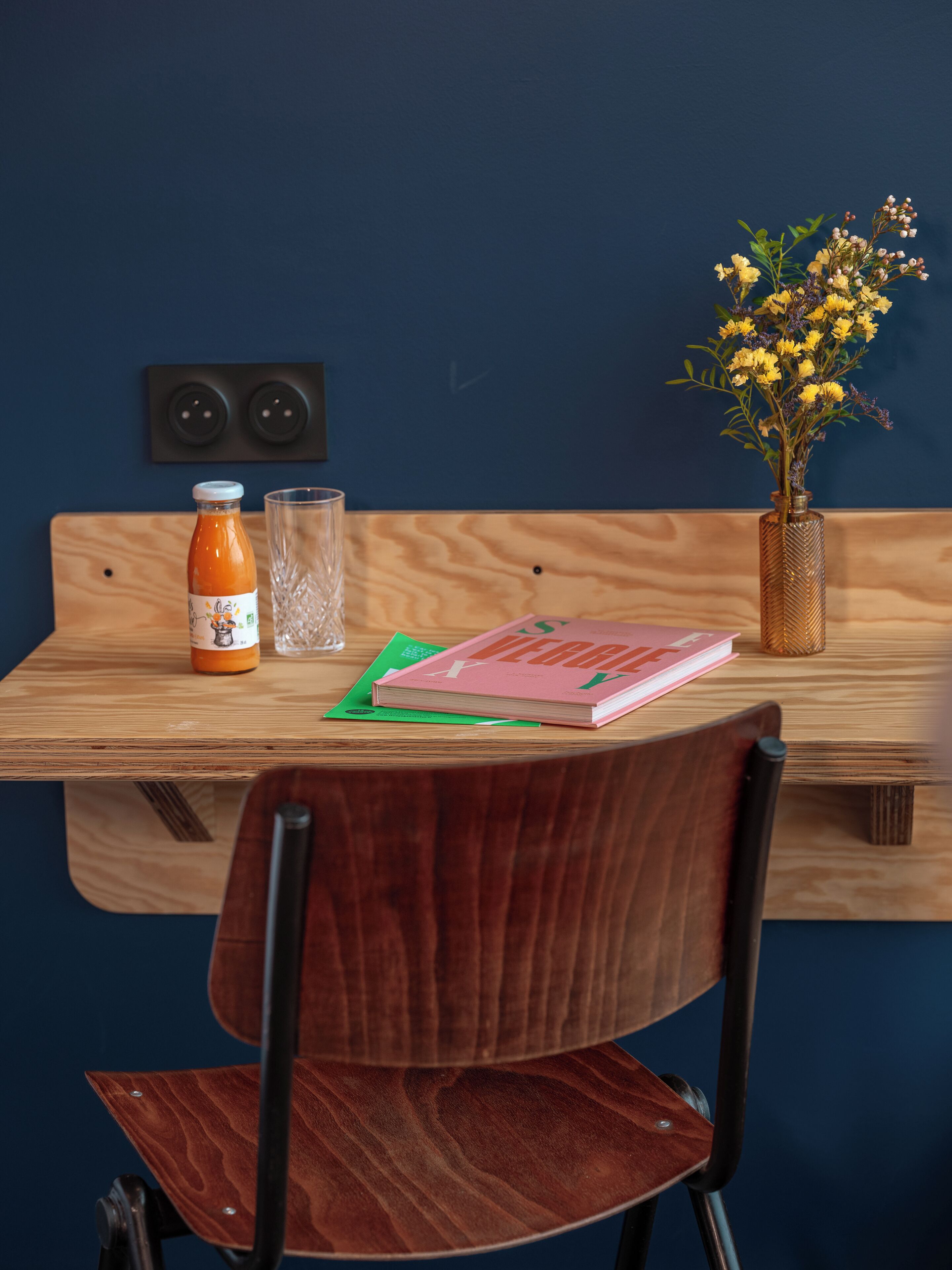 Soundproofing, free WiFi, bed sheets