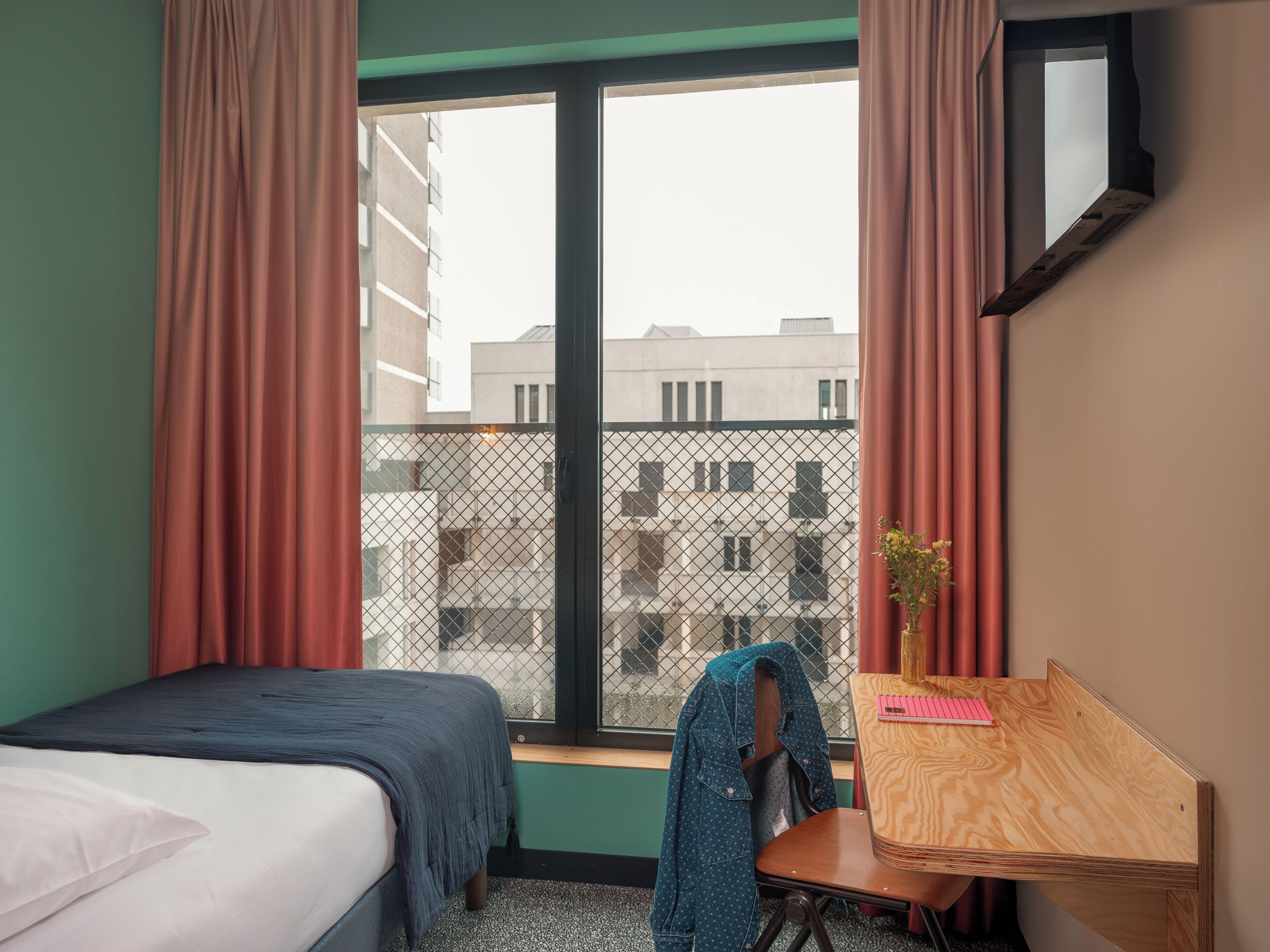 单人房 | 隔音、免费 WiFi、床单