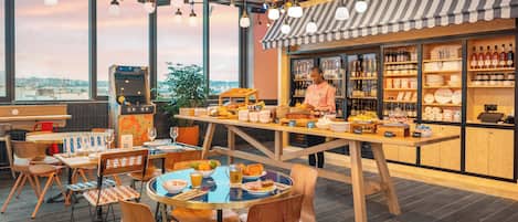 Daily buffet breakfast (EUR 11 per person)