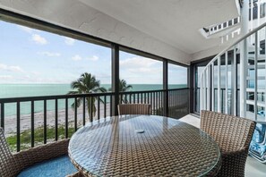 Dining - Gulf-Front Escape with Private Rooftop Sundeck & Sweeping Sunset Views (Sanibel)