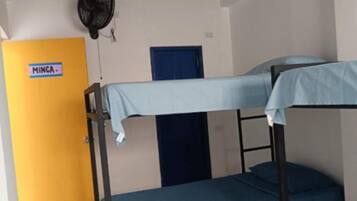 1 habitación, wifi y ropa de cama