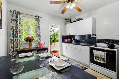 Pet-friendly Brickell Stay Near Beach & City