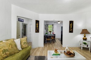 아파트 (2 Bedrooms) | 평면도