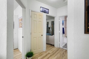 아파트 (2 Bedrooms) | 평면도