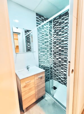 Towels, soap, toilet paper