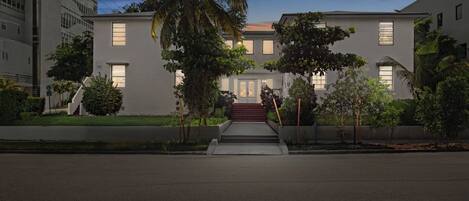 Apartemen (2 Bedrooms) | Bagian depan properti