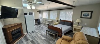 Private Studio Pet Friendly A/C + Wi-fi