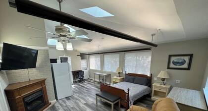 Private Studio Pet Friendly A/C + Wi-fi
