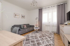 Cortinas blackout, ferros/tábuas de passar roupa, Wi-Fi de cortesia