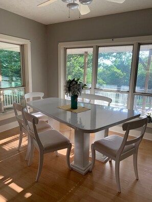 Dining - Peacful 4-bedroom home just outisde Missouri Valley and 25 minutes from Omaha (Missouri Valley)