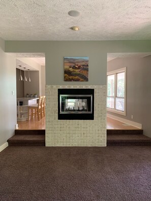 Interior - Peacful 4-bedroom home just outisde Missouri Valley and 25 minutes from Omaha (Missouri Valley)