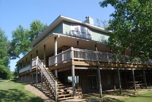 Exterior - Peacful 4-bedroom home just outisde Missouri Valley and 25 minutes from Omaha (Missouri Valley)