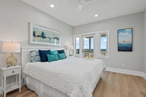 6 bedrooms, iron/ironing board, travel cot, free WiFi - Heated Pool-Hot Tub / 6 Bed 6 Bath / Steps to Beach (Jamaica Beach)