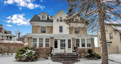 Cozy 3BR Near UB & Niagara Falls - Pet Friendly