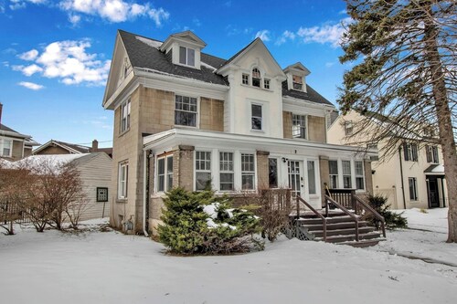 Cozy 3BR Near UB & Niagara Falls - Pet Friendly