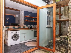 Interior - Harbour Hideaway (Dartmouth)