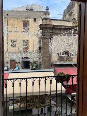 Property grounds - The little house at the Cape market (Palermo)