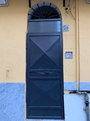 Exterior detail - The little house at the Cape market (Palermo)