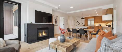 Smart TV, chimenea