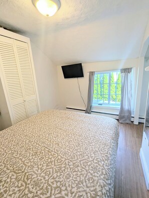2 bedrooms, WiFi, bed sheets - Charming 2-bedroom apartment in nice Old Orchard Beach with WiFi (Old Orchard Beach)