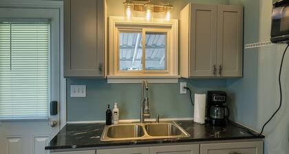 Cozy 2BR Home: With Lake Access & Work Space