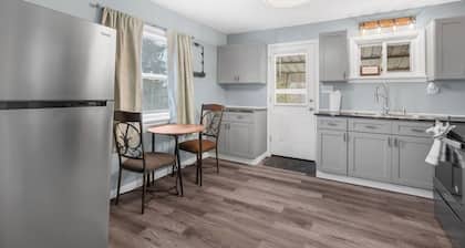 Cozy 2BR Home: With Lake Access & Work Space