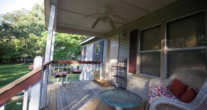 Charming Eureka Springs Country House 4bd 2ba near Beaver Lake and White River
