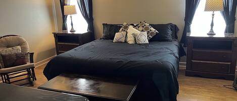 4 bedrooms, WiFi, bed sheets