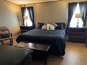 4 bedrooms, WiFi, bed sheets