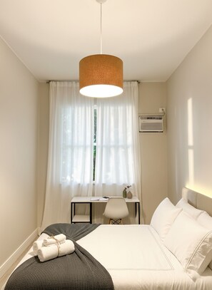 3 bedrooms, desk, iron/ironing board, free WiFi