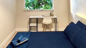 3 bedrooms, desk, iron/ironing board, free WiFi