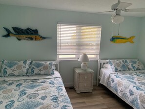 2 bedrooms, iron/ironing board, WiFi, bed sheets - Charming 2-bedroom townhome with bay front views in delightful Ocean City (Ocean City)