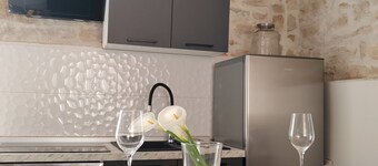 Cozy 1-bedroom cottage with AC, WiFi in charming Galižana