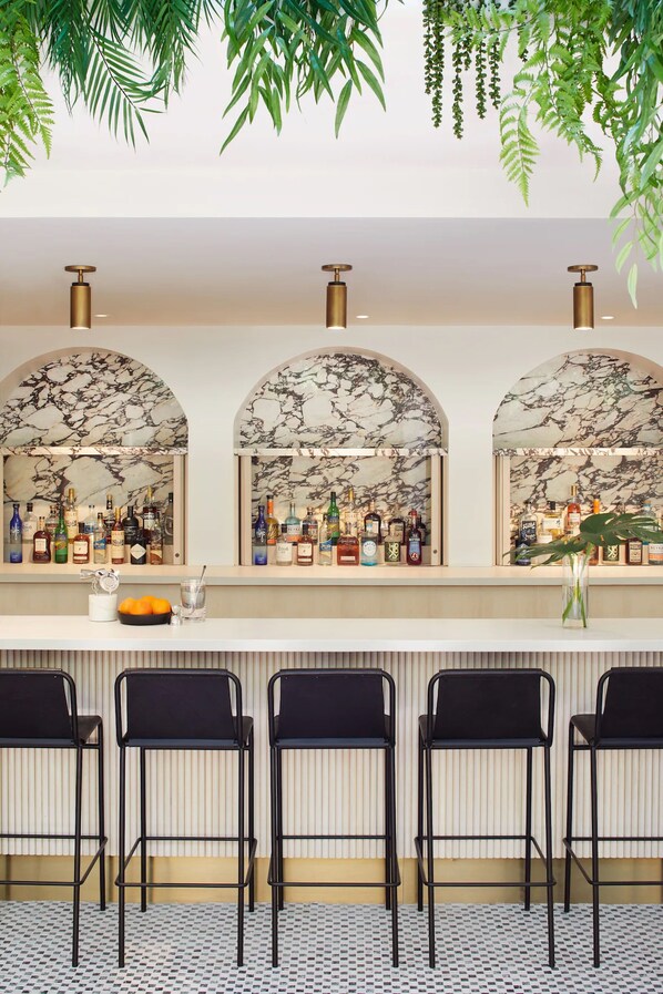 Bar (in der Unterkunft)