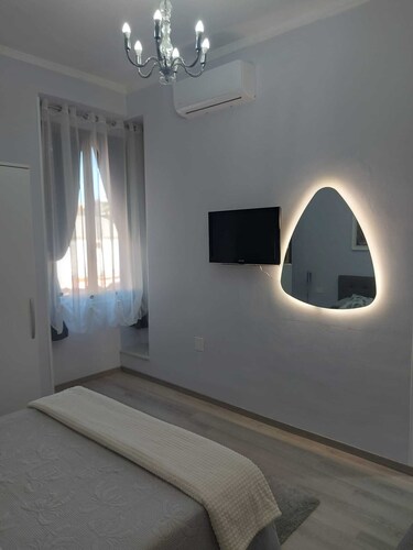 Alloggio Turistico Sea Port - Next to the Cruise Ship Free Shuttle Terminal  