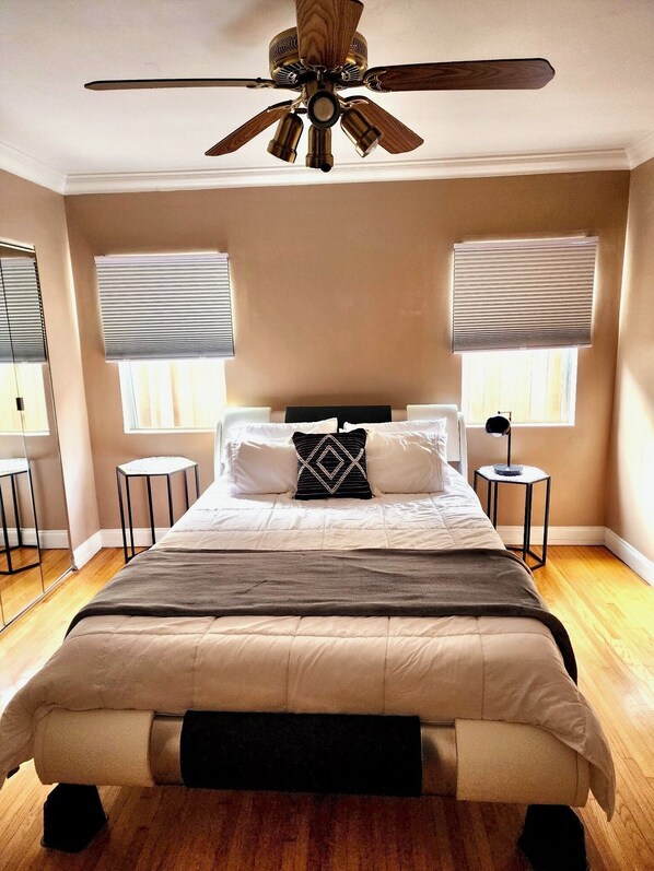 3 slaapkamers, een strijkplank/strijkijzer, wifi, beddengoed