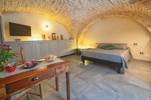 1 camera, Wi-Fi, lenzuola