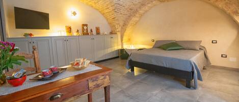 1 habitación, wifi y ropa de cama