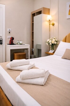 Basic Room, Balcony, City View | Premium bedding, down comforters, memory foam beds, minibar - Antela47 Sleep&Stay Naples (Naples)