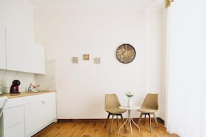 TV connectée de 32 pouces avec chaînes numériques