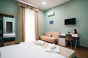 Premium bedding, down duvets, memory-foam beds, minibar - Antela47 Sleep&Stay Naples (Naples)