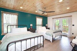 4 bedrooms, iron/ironing board, travel cot, free WiFi - Bearly Dreaming Elite Location Hot Tub & Game Room (Gatlinburg)