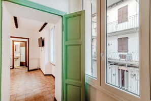 Appartamento Classic, balcone | Ferro/asse da stiro, Wi-Fi gratuito