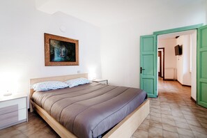 Classic Apartment, Balcony | Iron/ironing board, free WiFi - Vitani7 (Como)