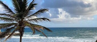 Escape to Tranquility 2-bedroom modern home at waterfront with fast Internet.