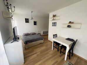 1 Schlafzimmer, Bügeleisen/Bügelbrett, WLAN