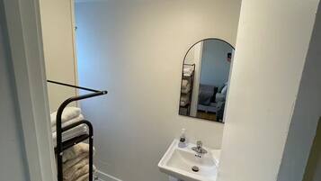 Handtücher, Seife, Toilettenpapier