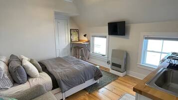 1 間睡房、熨斗/熨衫板、床單