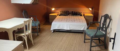 3 dormitorios, tabla de planchar con plancha, wifi y ropa de cama