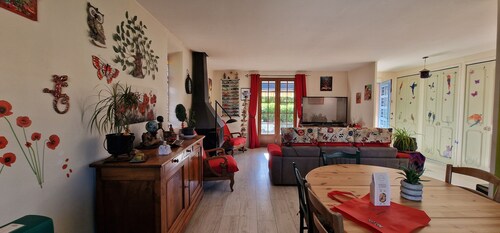 15 minutes from the beach VERY NICE LANGUEDOCIENNE HOUSE offering peace and serenity